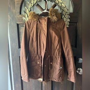 Winter coat- pockets, adjustable tassels. Removable fur collar, Sherpa inside